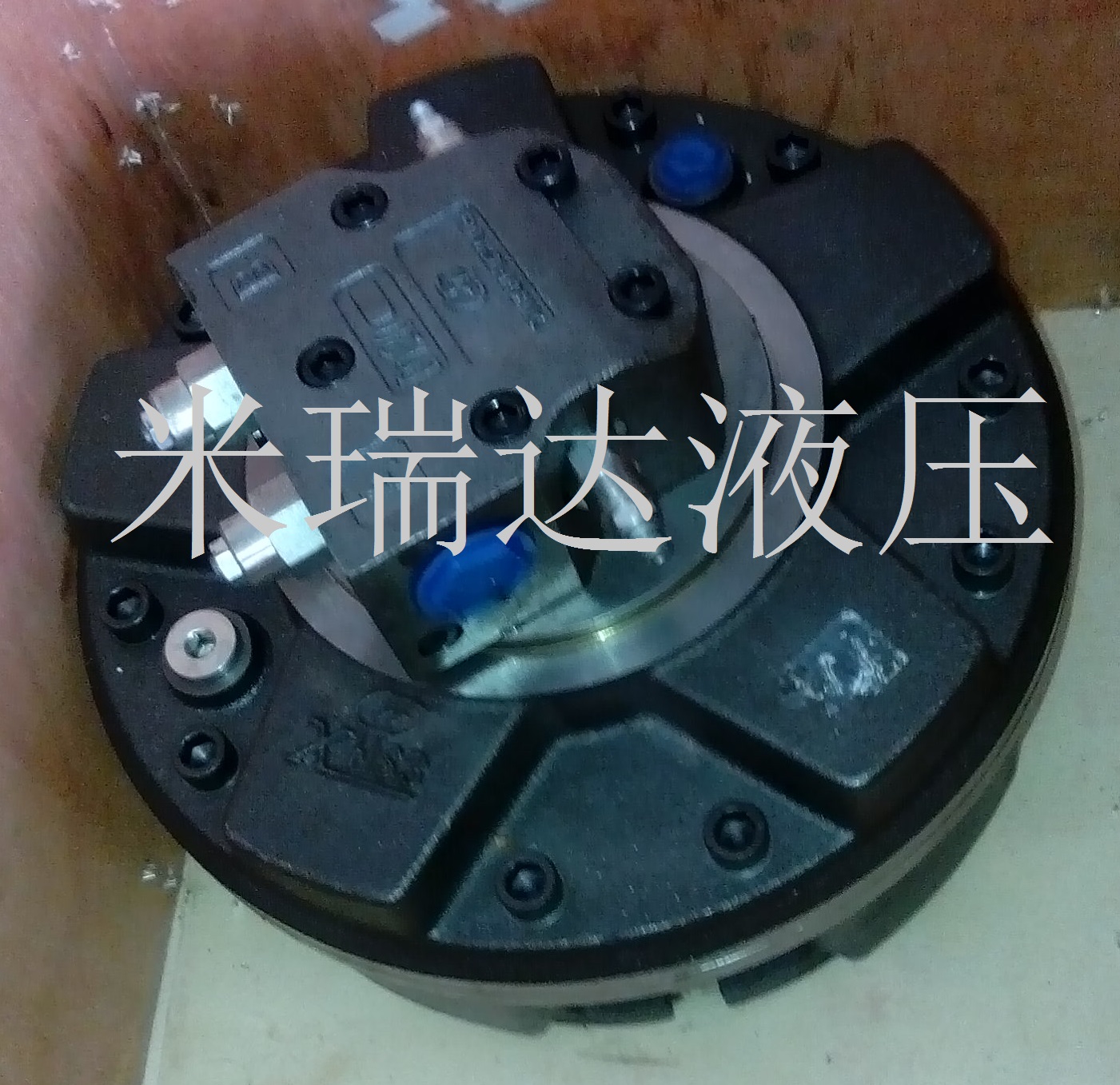 具有恒張力和自由下放及限位功能的