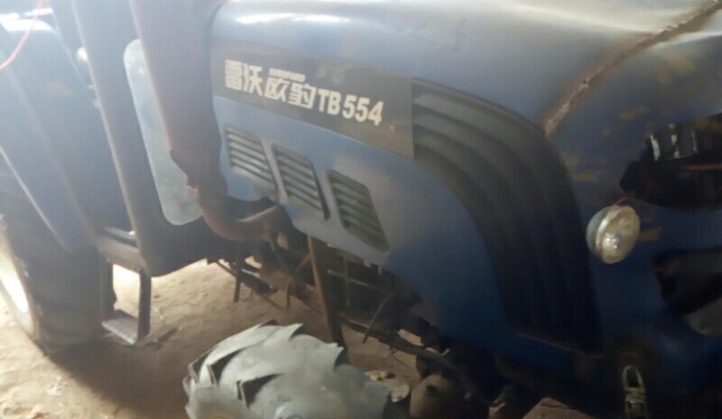 靈武市拖拉機供應  農(nóng)用收割機租賃