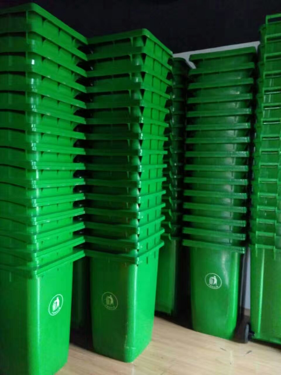 蘇州垃圾桶、垃圾箱、電動(dòng)垃圾車(chē)