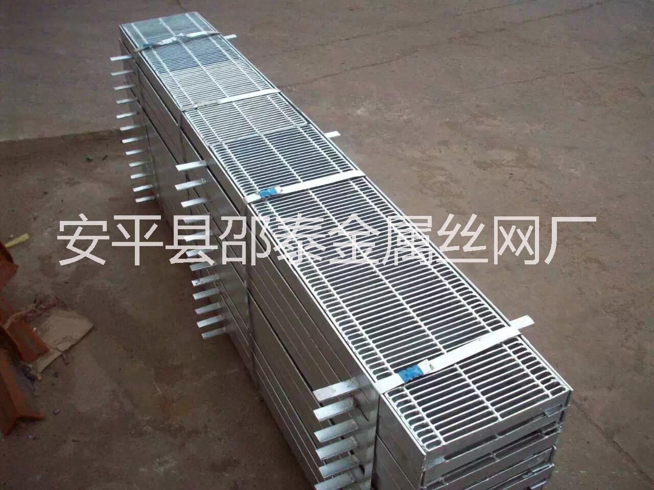 廣州現(xiàn)貨鍍鋅排水溝蓋板|熱浸鋅排水溝蓋板鋼格柵|廣州排水溝蓋板廠