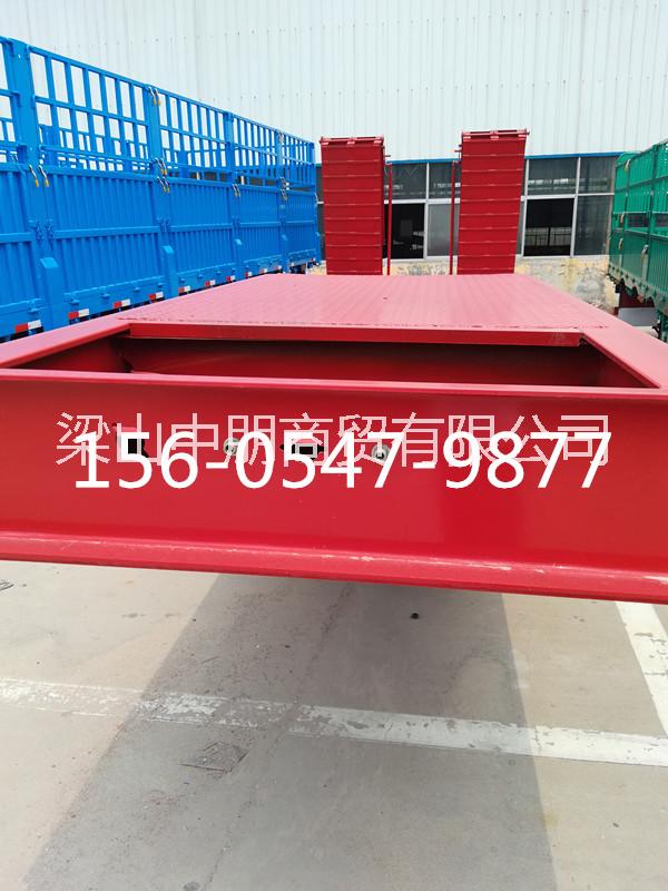 濟(jì)南鉤機(jī)板半掛車(chē)，重型大鵝頸掛車(chē)，二手半掛車(chē)，低平板半掛車(chē) 掛車(chē)廠家