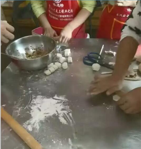 早餐面點(diǎn)師培訓(xùn)重慶小面培訓(xùn)創(chuàng)業(yè)生煎包培訓(xùn)