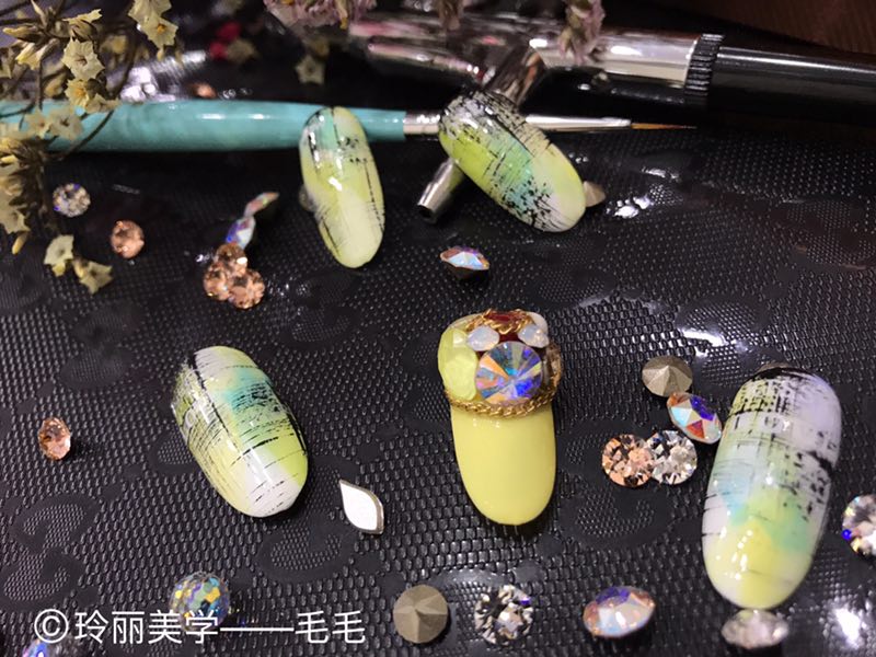 學紋繡好學嗎玲麗紋繡專業(yè)培訓學校