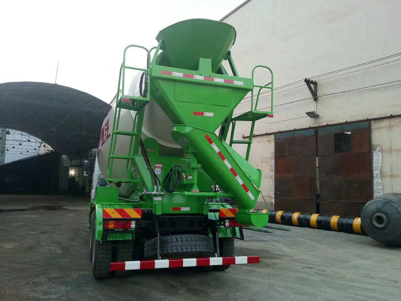 重汽豪曼12方攪拌車