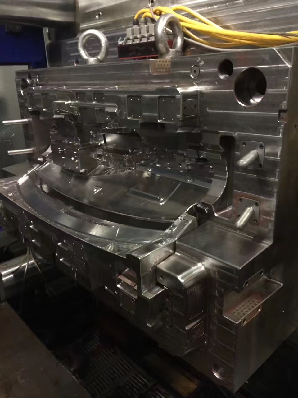 汽車塑料配件 汽車塑料配件模具