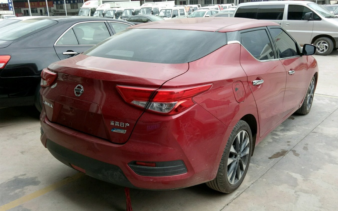 日產(chǎn)藍(lán)鳥