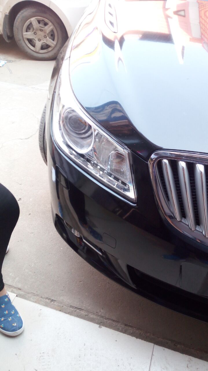 汽車車燈修復(fù)翻新