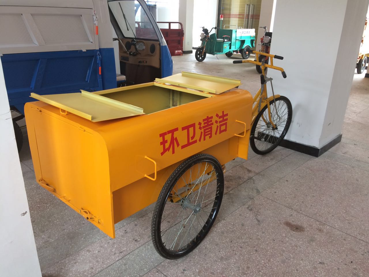 人力三輪環(huán)衛(wèi)車