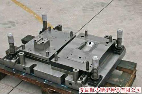 蕪湖五金模具100*200*60