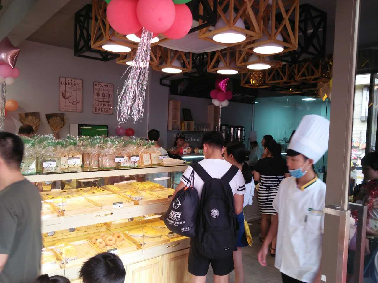 廣東面包店加盟要多少錢，華林品華居綠色健康