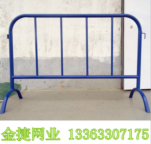 廠家供應(yīng)黃黑紅白鐵馬護(hù)欄 臨時移動鐵馬圍欄 市政道路隔離欄鐵馬