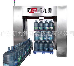水處理設(shè)備     桶裝水生產(chǎn)設(shè)備  龍門式自動碼垛機(jī)