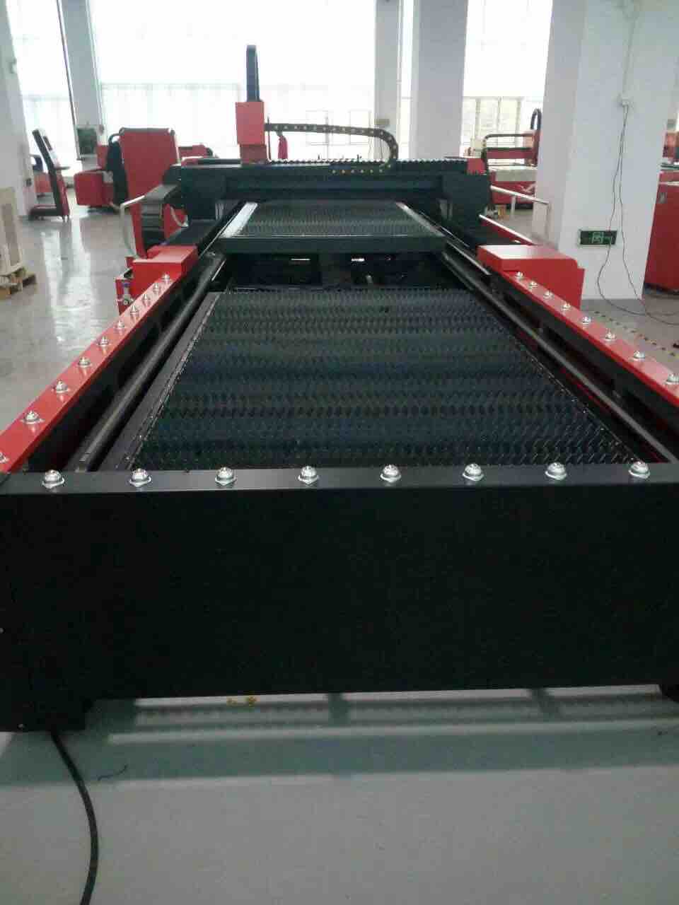 大鵬激光800W光纖激光切割機(jī) 大鵬激光