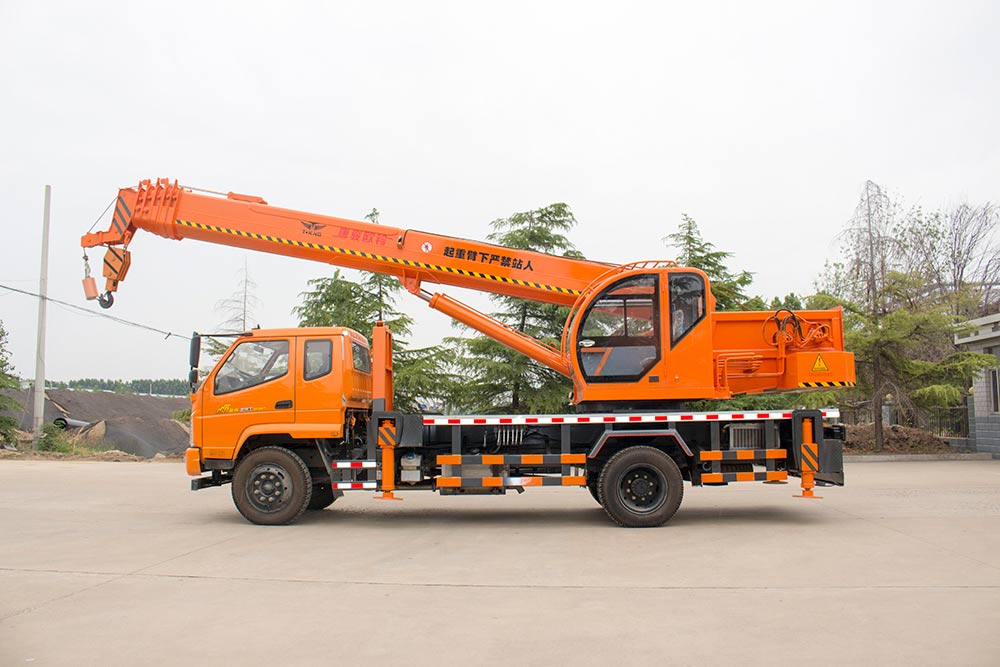 12噸汽車吊車 唐駿國(guó)五12噸吊車 12噸汽車吊車價(jià)格 濟(jì)寧吊車 12噸汽車吊車 唐駿12噸吊車