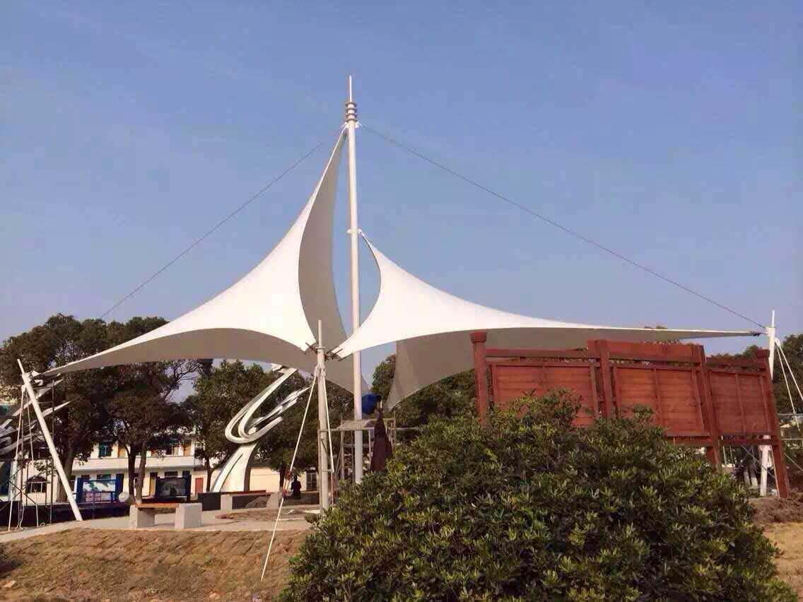 膜結(jié)構(gòu)停車棚 泉州膜結(jié)構(gòu)停車棚