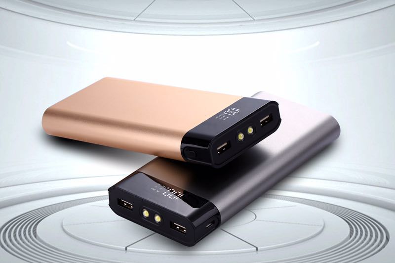 兩萬毫安大容量數(shù)字顯示移動電源 鋁合金智能顯示充電寶