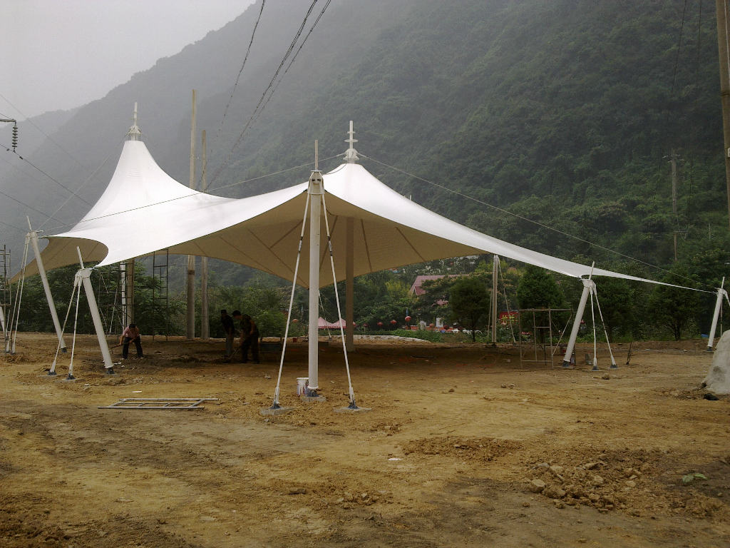 張拉膜結(jié)構(gòu)車棚 膜結(jié)構(gòu)汽車停車棚