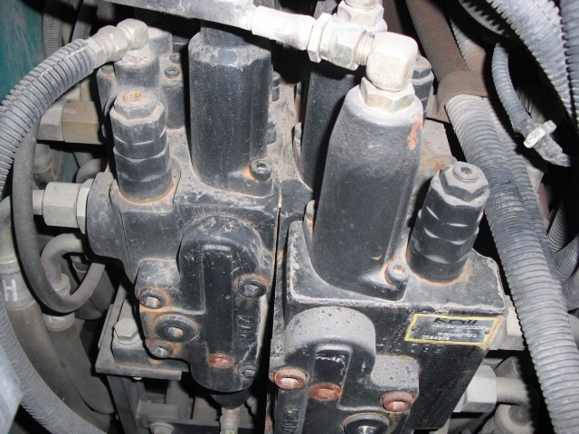 神剛135SR新款二手挖機(jī)