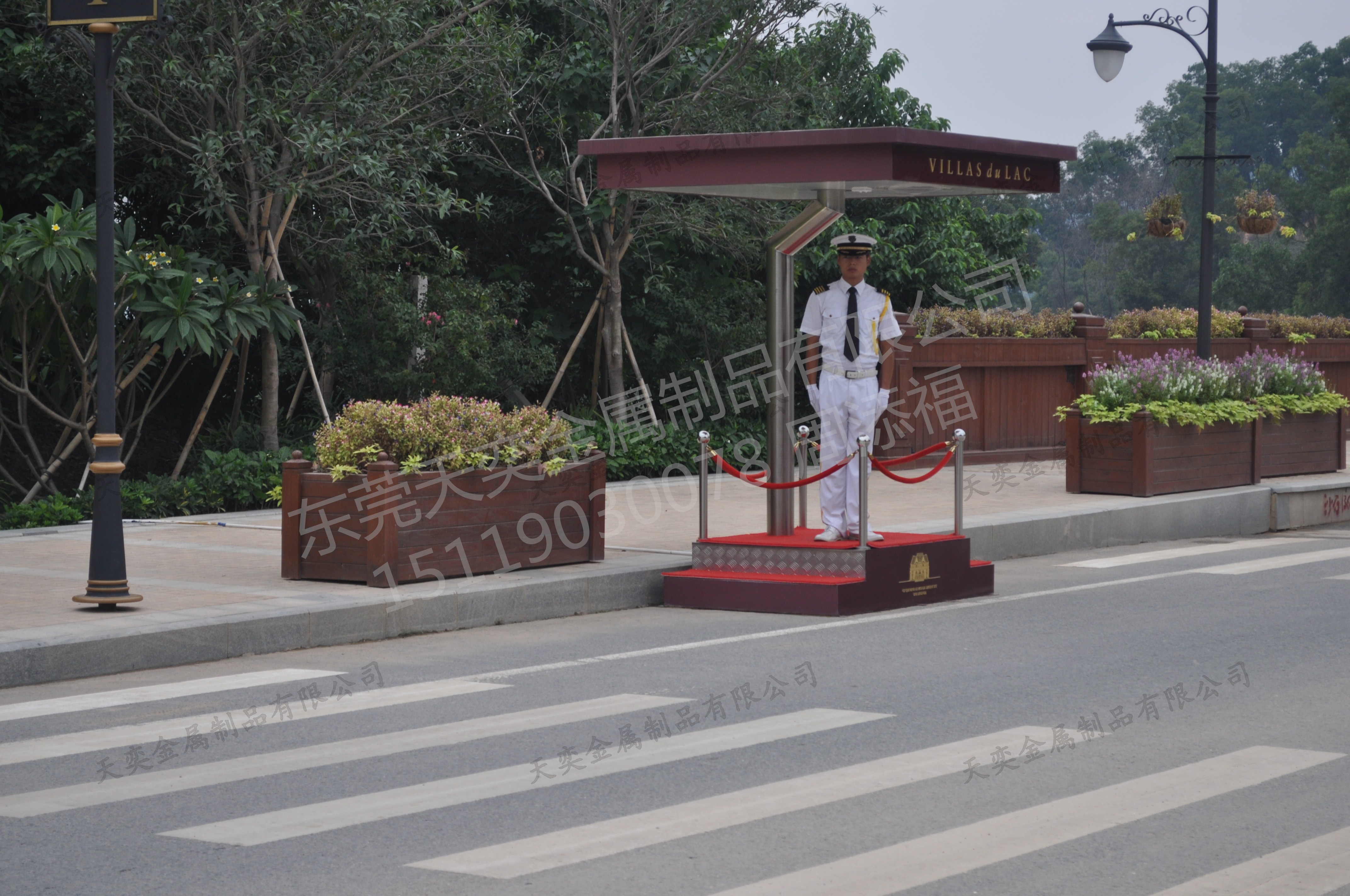 禮賓亭站崗禮賓亭站崗崗?fù)ぞ炊Y禮賓亭*敬禮亭