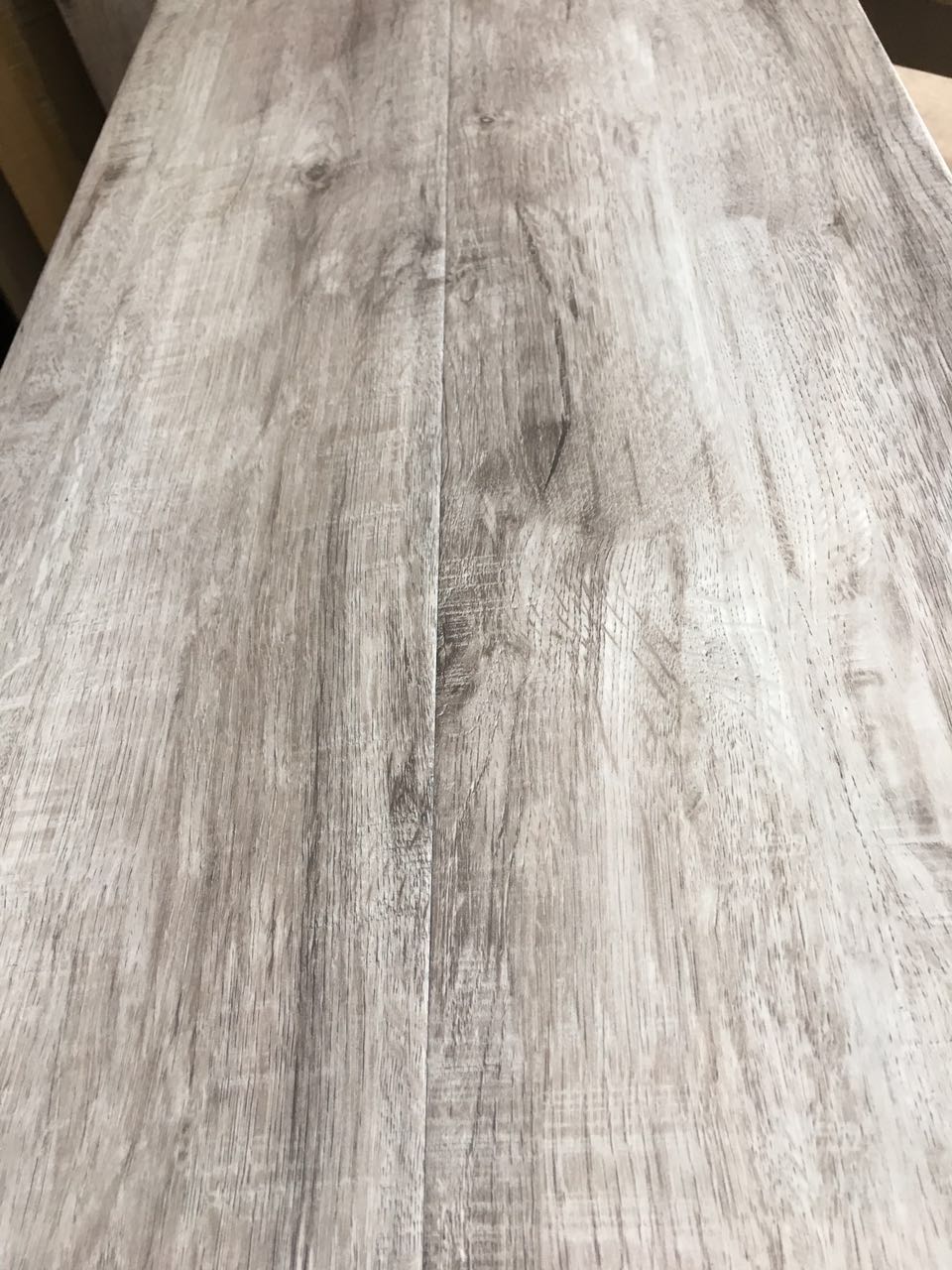 淋漆強(qiáng)化復(fù)合地板