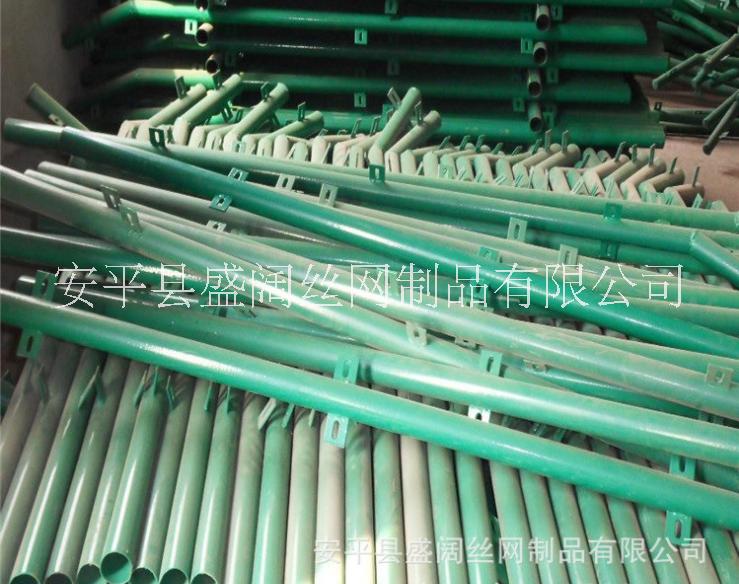養(yǎng)殖護欄網(wǎng) 道路安全防護 土地圍欄 圍墻 柵欄 道路安全防護網(wǎng)