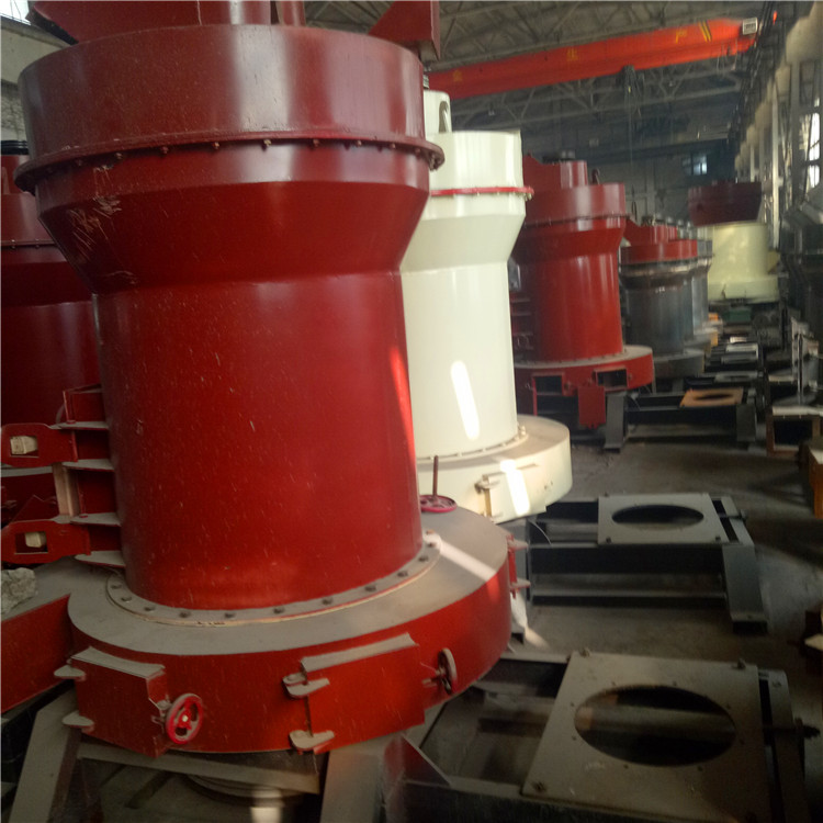 雷蒙磨 占地面積小 成套性強 出料粒度小且均勻 耐磨性高