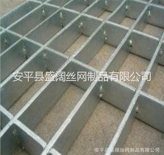 *平臺(tái)鋼格板-工作平臺(tái)走廊走道板-防腐、防滑、堅(jiān)固