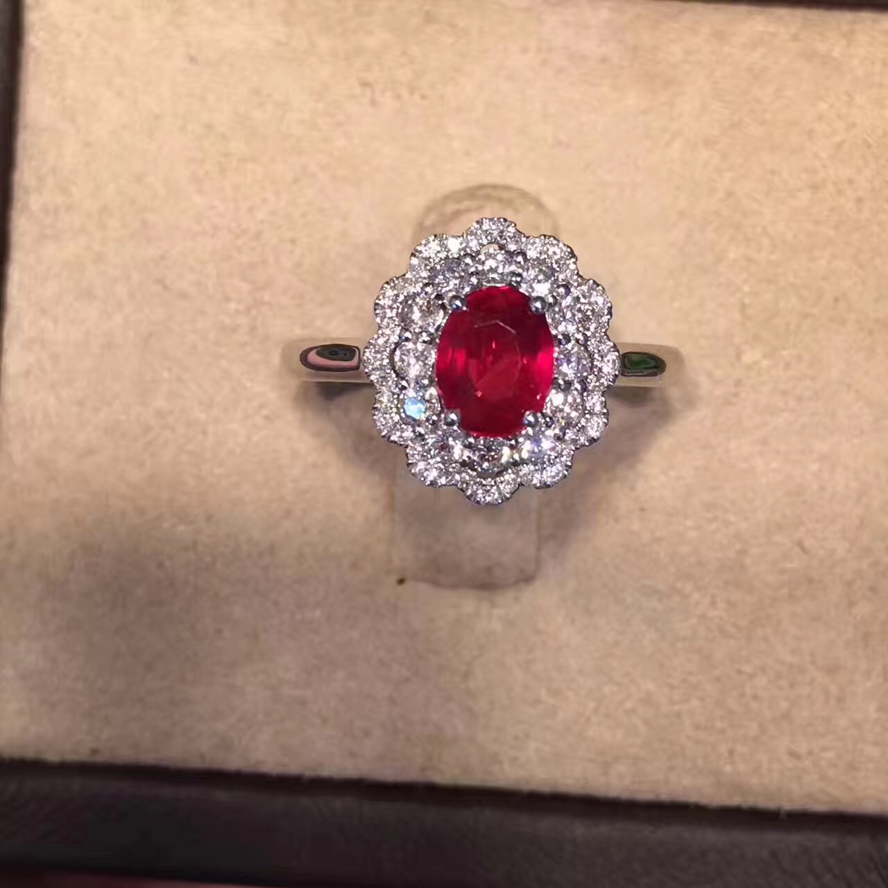 新款高端定制18K金天然無燒鴿血紅寶石鑲嵌加工戒指吊咀戒托工費(fèi)一件代發(fā) 高端定制天然無燒鴿血紅寶石戒指