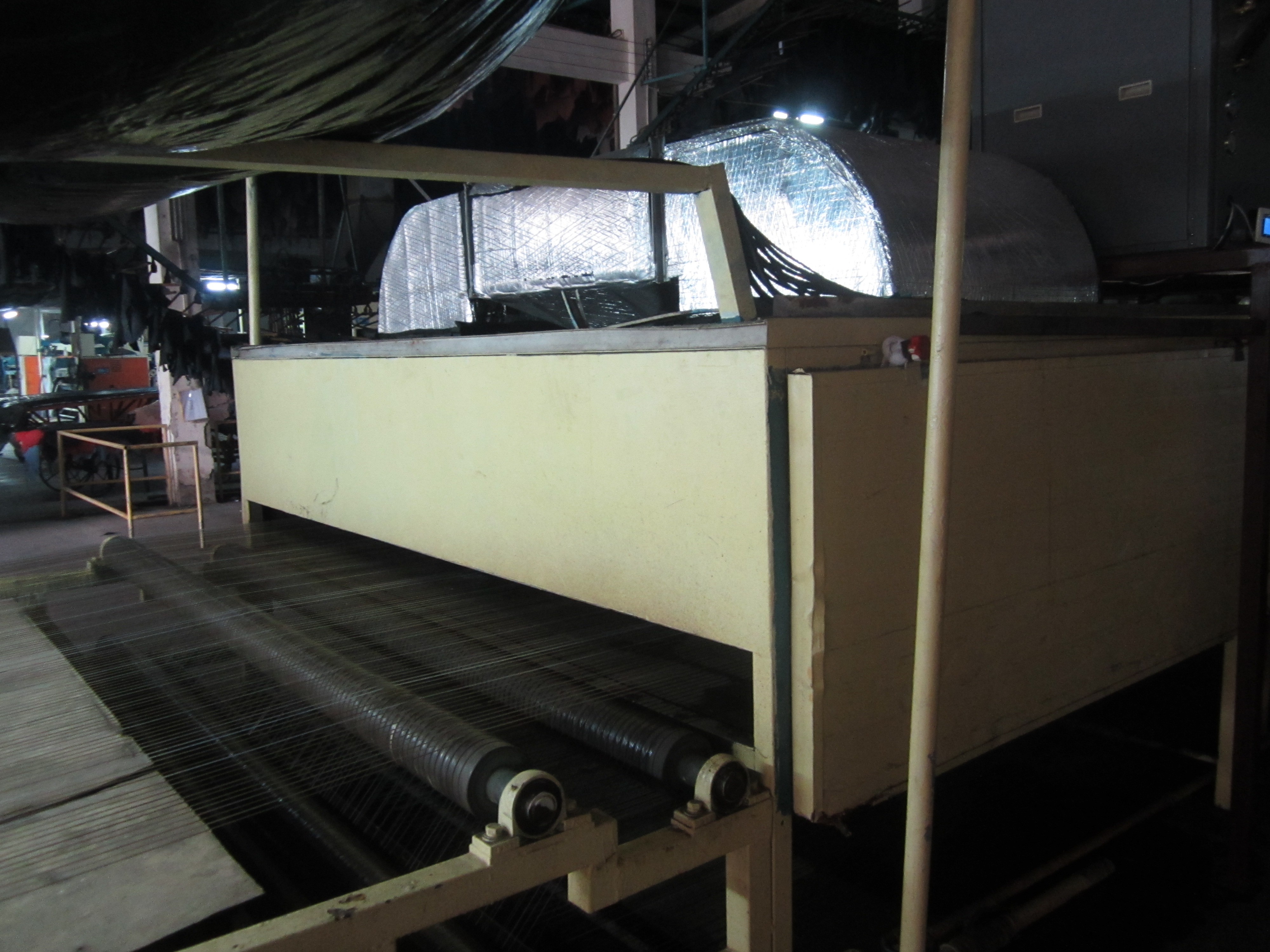 供應(yīng)廣州紙皮烘干機廠家 就選億思?xì)W品牌空氣能熱泵烘干機