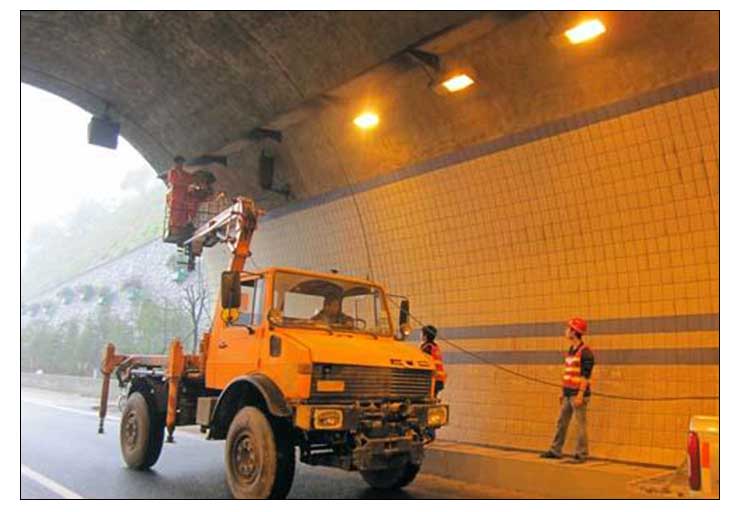 出租路燈車廣州路燈車出租佛山路燈車出租番禺路燈車出租電話13600005563 路燈車出租哪家好 路燈車出租廠家