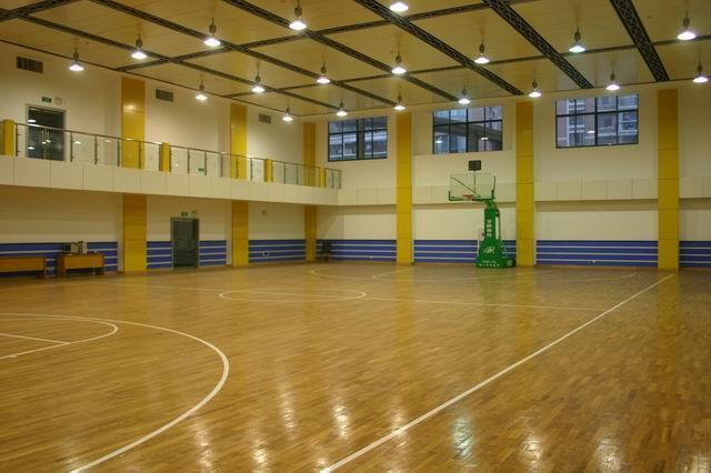 木地板籃球場 哪里有籃球場供應(yīng) 籃球場施工