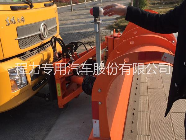 東風(fēng)天錦多功能灑水除雪車