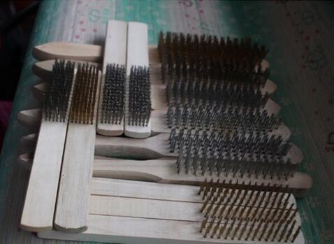 文玩核桃工具毛刷 文玩工具毛刷廠家批發(fā)鍍銅鋼絲刷木柄清洗鋼絲刷