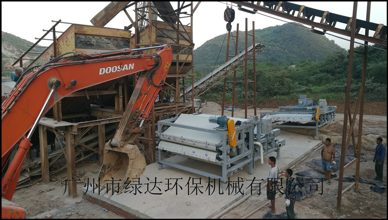 帶式壓濾機(jī)、污水污泥處理脫水設(shè)備、機(jī)制砂泥漿處理、河道淤泥處理