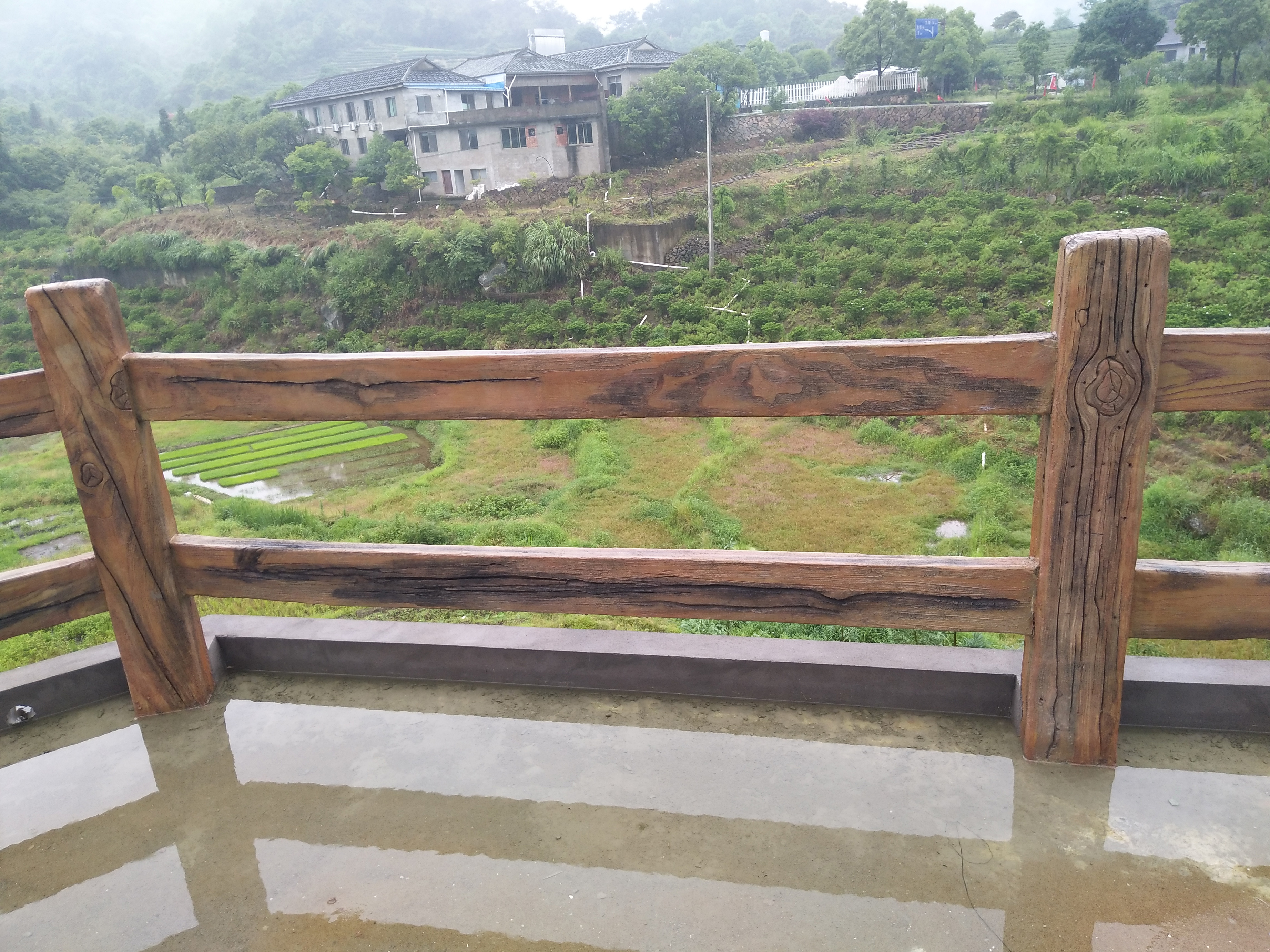 河池水泥仿木欄桿，河池水泥仿真欄桿，河池工藝欄桿，河池欄桿扶手