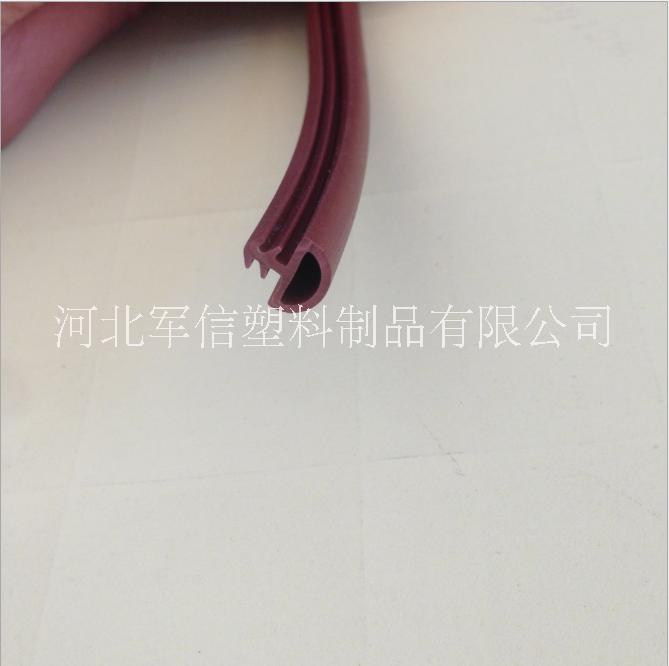 廠家供應(yīng)PVC密封膠條機械機 門窗密封防塵防風(fēng) 對外批發(fā)零售 門窗密封條