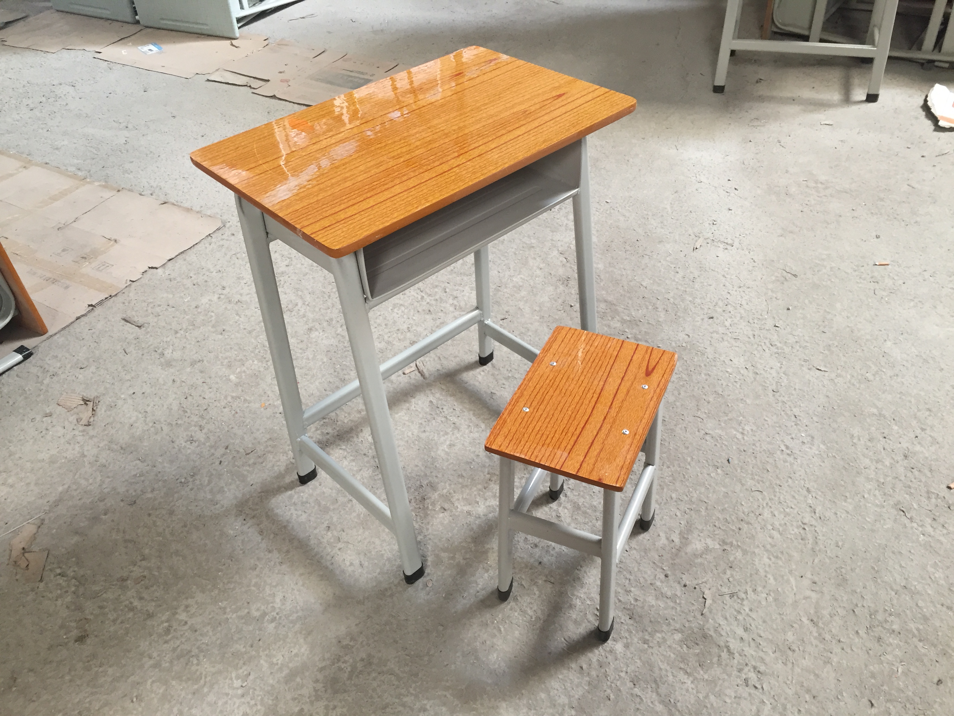 佛山學(xué)生課桌椅批發(fā) 佛山學(xué)生課桌椅廠家直銷(xiāo)佛山學(xué)生課桌椅生產(chǎn)廠家