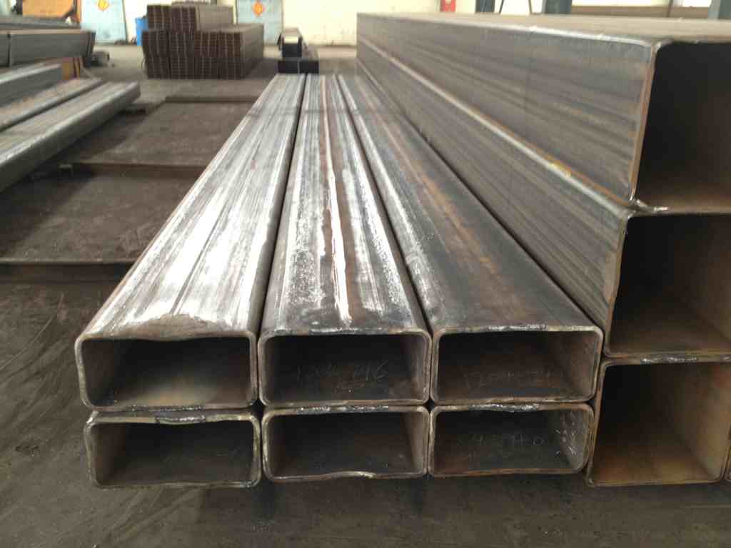 聊城宇恒鋼材公司加工定制銷售多種類方形管扁管