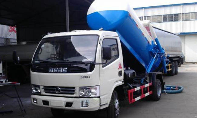 東風(fēng)福瑞卡吸污車