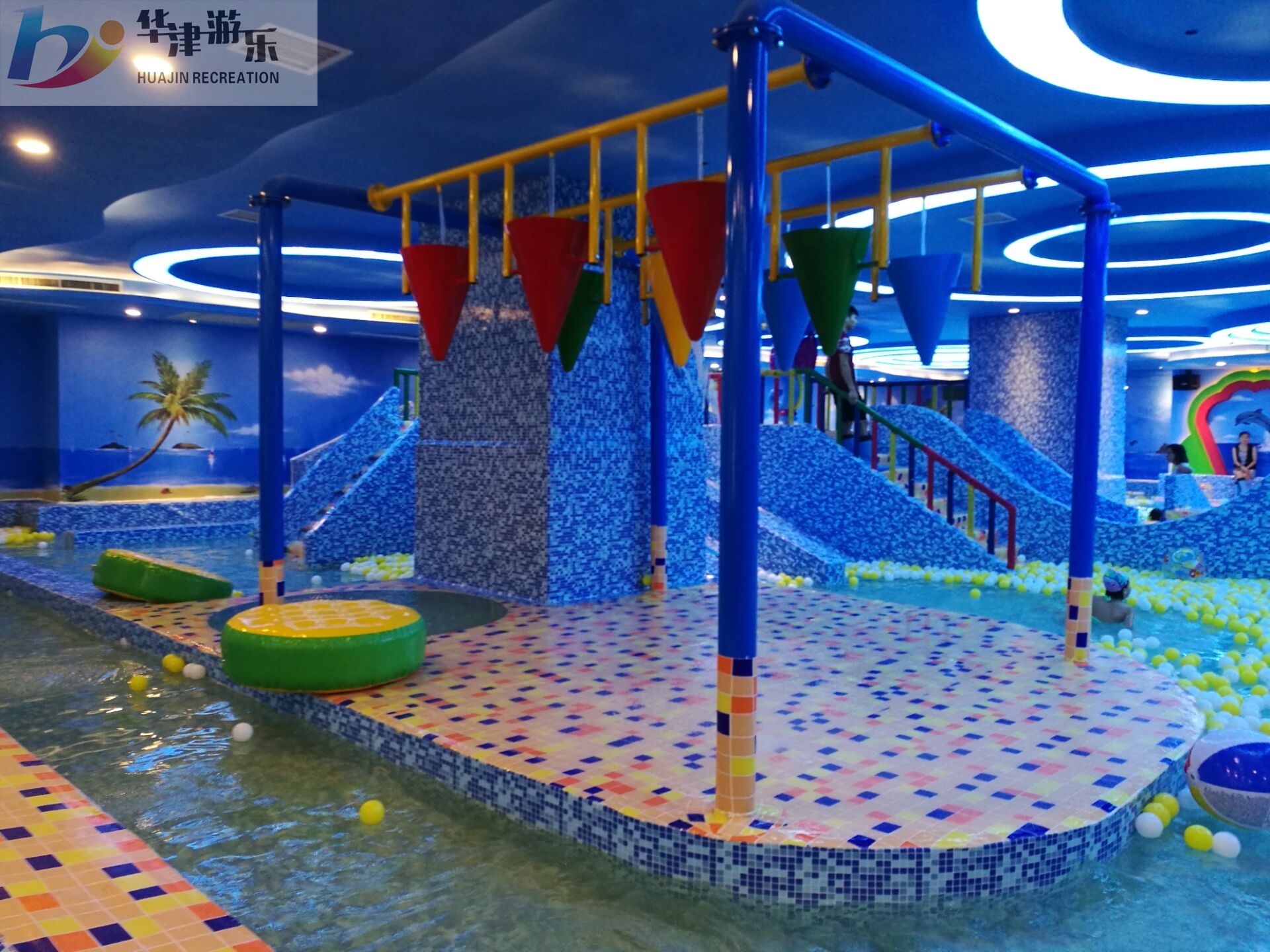 廠家直銷冬季恒溫水池保溫游泳池室內(nèi)水上樂園設備