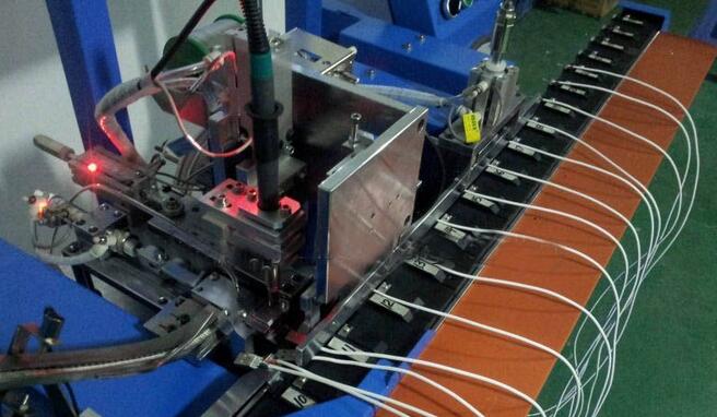 深圳自動(dòng)焊錫機(jī) 深圳USB自動(dòng)焊錫機(jī) USB焊錫機(jī) 安卓數(shù)據(jù)線焊錫機(jī)