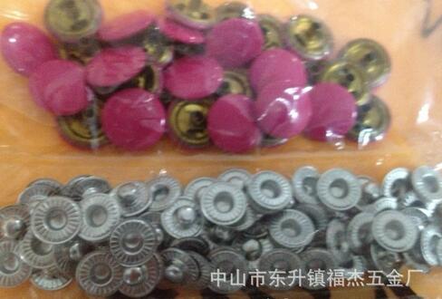 金屬輔料紐扣廠家直銷(xiāo)噴漆五爪扣 環(huán)?？啥ㄗ?金屬五爪扣
