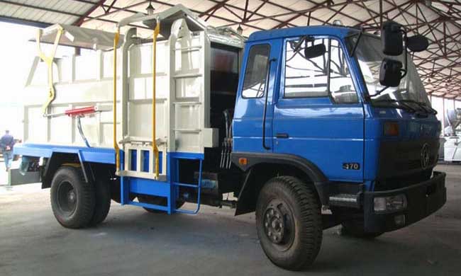 東風(fēng)145側(cè)裝壓縮垃圾車(chē)