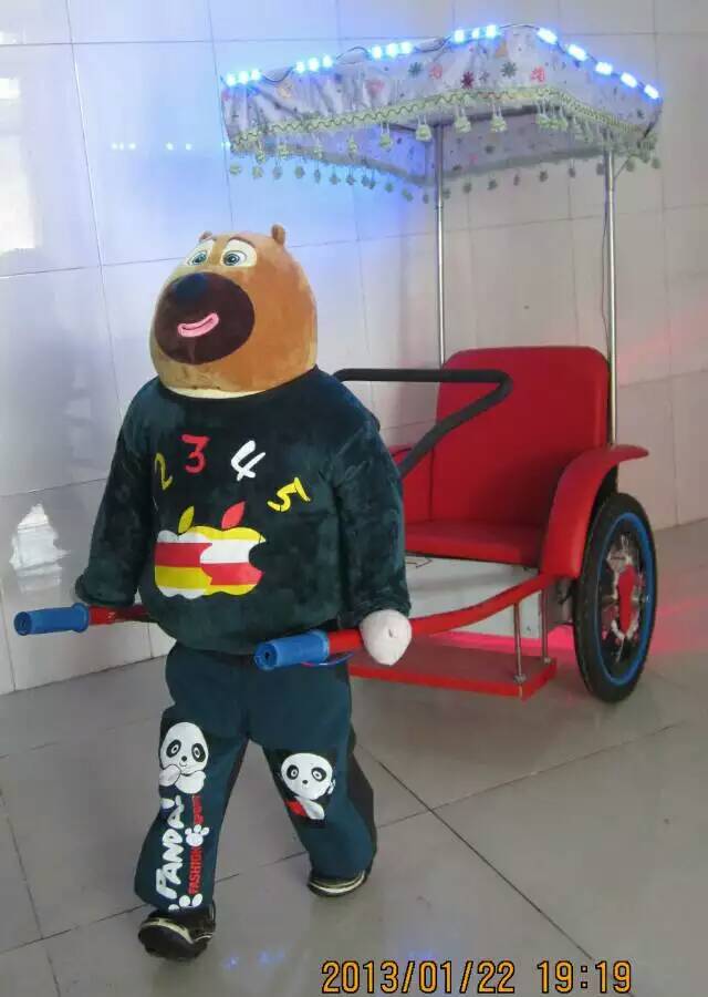 熊二機(jī)器人拉車(chē)熱銷(xiāo)中