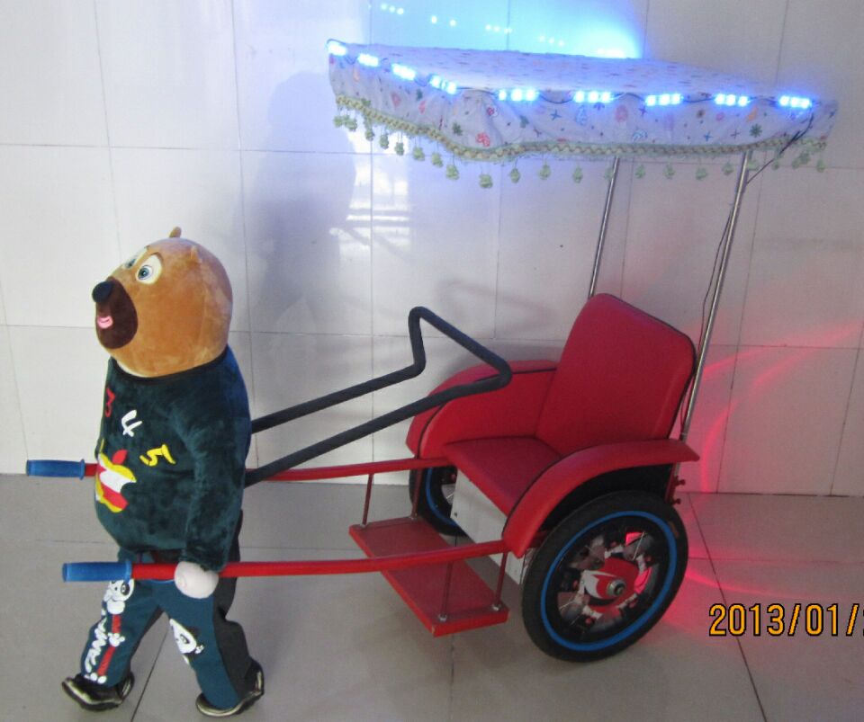 熊二機(jī)器人拉車(chē)熱銷(xiāo)中