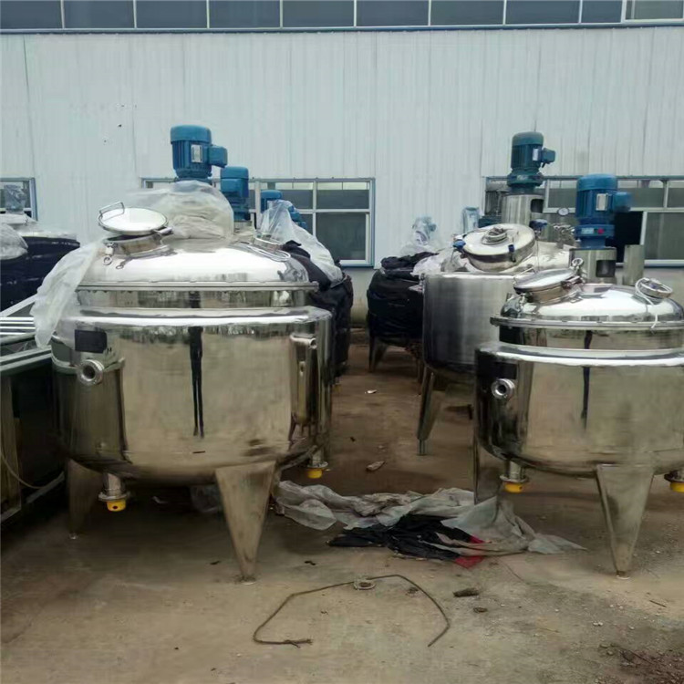 不銹鋼攪拌罐儲液罐轉(zhuǎn)讓二手1噸5噸不銹鋼攪拌罐儲罐價格