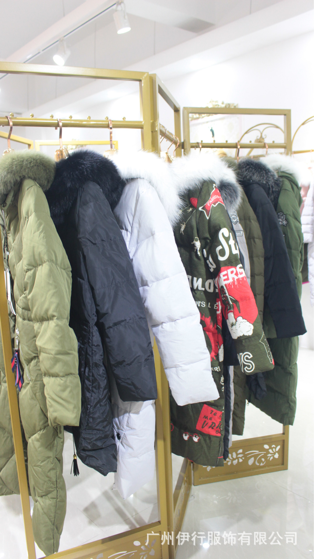 女裝品牌折扣店尾貨AI羽絨服17冬裝品牌折扣女裝庫存走份批發(fā)
