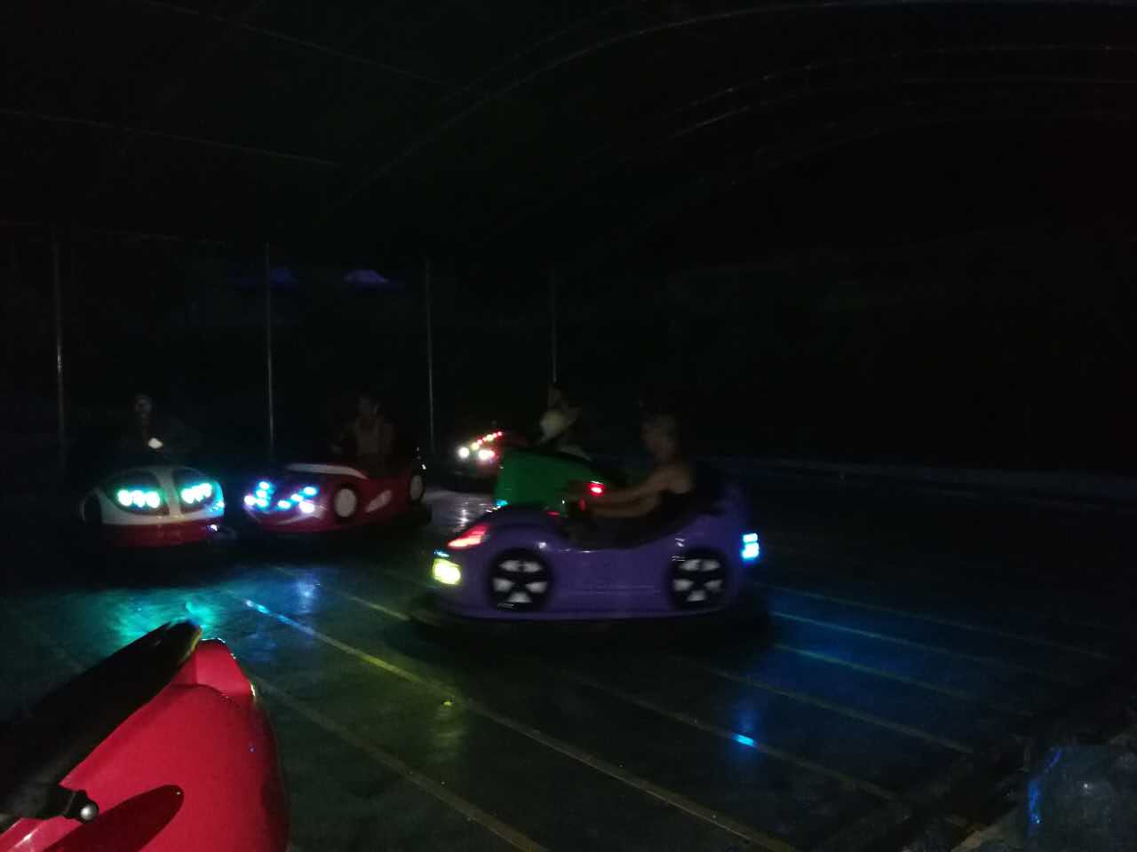 碰碰車 電瓶碰碰車 廣場碰碰車 天地網(wǎng)碰碰車游樂設備