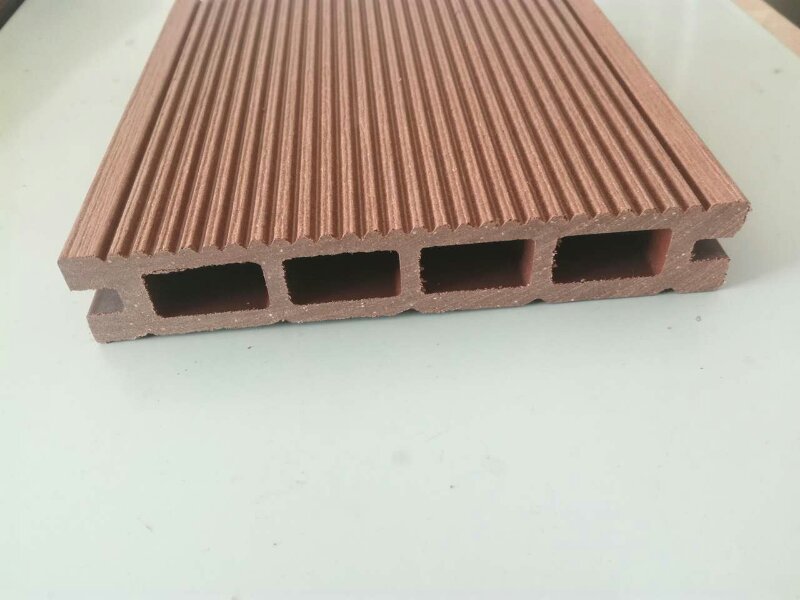 供應青島優(yōu)質的木塑地板供貨商 青島優(yōu)質木塑地板供貨商安裝