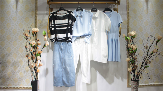 成都女裝品牌折扣店郁香菲17夏裝尾貨貨源批發(fā) 伊行折扣女裝分份